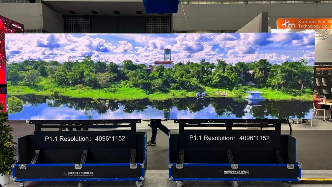 The world's first 120-inch 4K Mini LED direct-display super TV