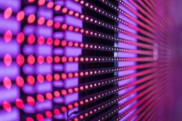 放弃Micro LED市场？不!中国屏企发展正当时