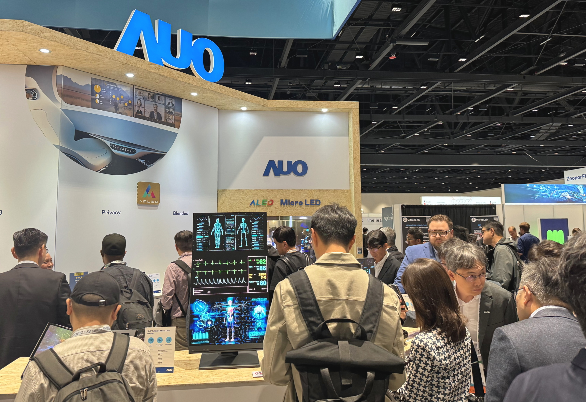 友达勇夺2024 SID”最佳Micro LED技术应用”及”最佳车用显示”大奖 产品与展示实力强强出击 同场再获”最佳中型展位奖”