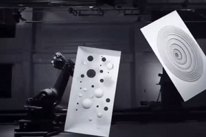 Mini optoelectronic robotic arm dances with LED display: Innovative technology creates a dream stage