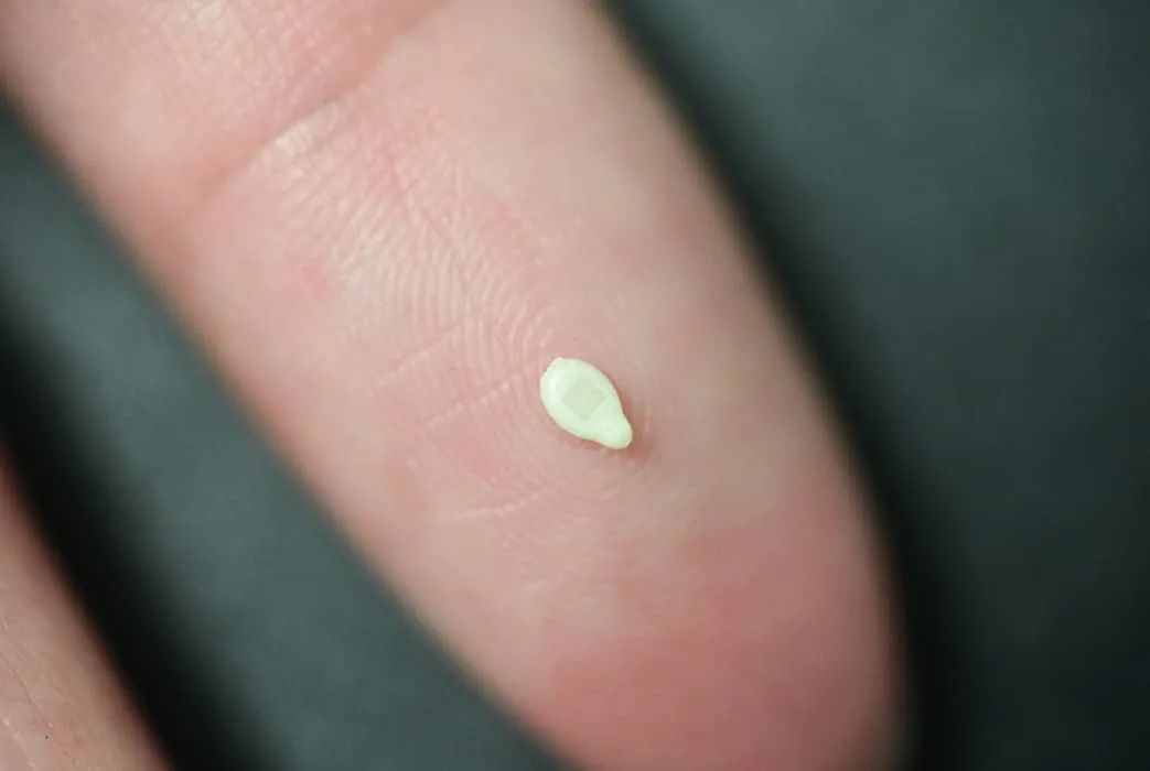 斯坦福大学开发柔性、可拉伸IC,成功驱动Micro LED屏幕 斯坦福大学开发柔性、可拉伸IC,成功驱动Micro LED屏幕