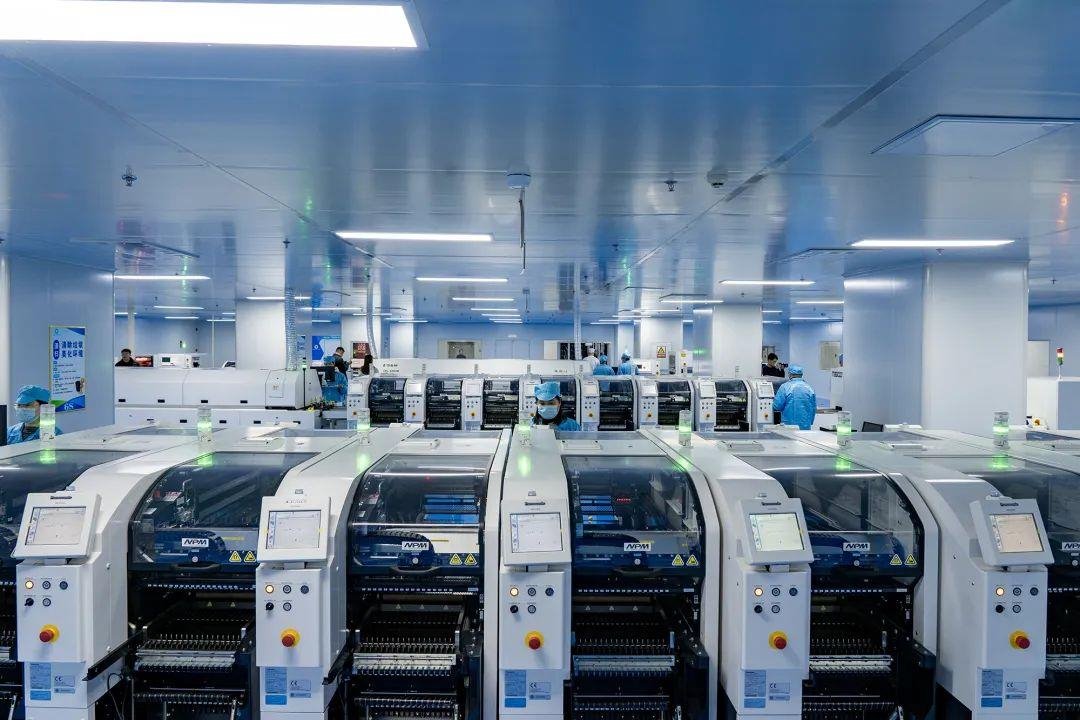 Annual output of 250,000 square meters, an MLED display project is put into production