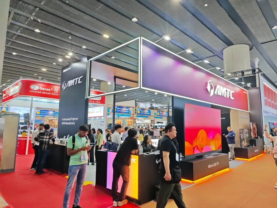 Intelligent display of the future·innovation leadership| Zhaochi shares appeared at the 137th Canton Fair