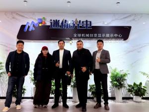 Customers from Uzbekistan visited MNLED and highly recognized the mechanical sports screen